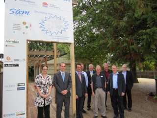 (L to R): Leah Cook-Armidale Dumaresq Council, Nathan Axelsson-RDANI, Paddy Rice-ISU Solutions, Nathan Heberley-TAFE, Armidale Mayor Peter Ducat, Sam Meredith-TAFE, Alun Davies-NBN Advocate, Peter Sniekers-NSW Trade & Investment, Stephen Winn-UNE