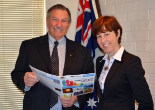 Guyra Shire Mayor, Cr. Hans Hietbrink and RDANI Senior Project Officer, Kim-Trieste Hastings discussing why New England businesses should enter the Northern Inland Innovation Awards.