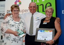 Senator John Williams presented the Community Contribution Award to representatives of the Namoi Group of the Country Women's Association of NSW, Michelle Eggins and Marilyn Fogg.