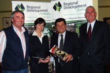 Southern New England Vignerons Association President, Andrew Close; Regional Development Australia Northern Inland (RDANI) Project Officer, Kim-Trieste Hastings; Member for Northern Tablelands, Richard Torbay and RDANI Executive Officer, Don Tydd
